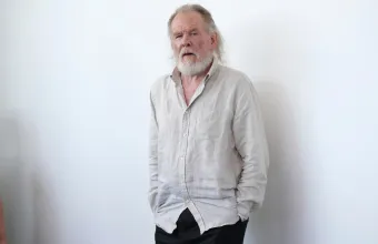 Νικ Νόλτε: Σπάνια δημόσια εμφάνιση στα 85 του για χάρη του Κέισι Άφλεκ (φωτό)