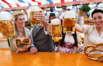 Oktoberfest 2026: Tο μεγαλύτερο φεστιβάλ μπίρας του κόσμου - Πόσο κοστίζει η μπίρα στο Μόναχο 