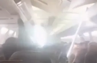 Θρίλερ στον αέρα στο Ιράν: Ελαστικό αποκολλήθηκε από Boeing 737 - Ζημιές στην καμπίνα από τους κραδασμούς