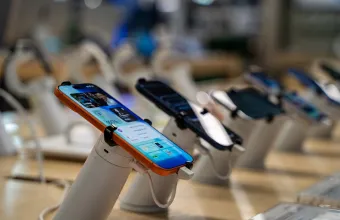 Η νέα γενιά iPhone είναι εδώ: Αναδιπλούμενη οθόνη και premium τιμή - Το μεγάλο στοίχημα της Apple