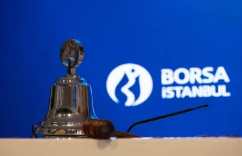 Το χρηματιστηριακό σκάνδαλο που συγκλονίζει την Τουρκία και έφτασε μέχρι το AKP του Ερντογάν
