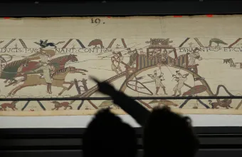Τι είναι η Ταπισερί του Μπαγιέ - Μπορεί να υπάρξει σύγκριση με τα Γλυπτά του Παρθενώνα;