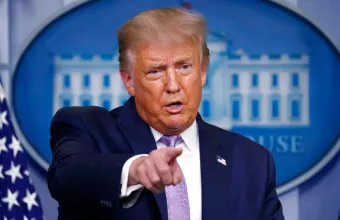 Τραμπ: Αποκλείει CNN και Politico από τον Λευκό Οίκο – Αντιδράσεις για την ελευθερία του Τύπου