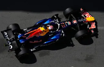 F1: Άντεξε στην πίεση του Φερστάπεν και πήρε οριακή νίκη στο Μπακού ο Ράσελ, 2-3 για τη Red Bull