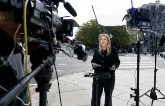 Ο Τραμπ έκανε πράξη την απαγόρευση: Δεν επετράπη η είσοδος στον Λευκό Οίκο σε δημοσιογράφους του CNN και του MS NOW