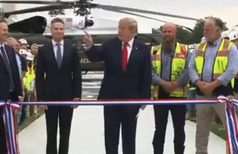 Σουρεαλιστικό σκηνικό στις ΗΠΑ: Ο Τραμπ έκανε «βουβός» δηλώσεις λόγω μποϊκοτάζ των ΜΜΕ - Δείτε βίντεο