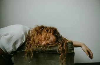 Ξεχάσαμε να βαριόμαστε; Γιατί δεν ξέρουμε πια τι να κάνουμε όταν δεν έχουμε τίποτα να κάνουμε