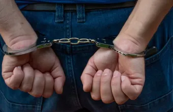 Θεσσαλονίκη: Τρεις συλλήψεις για παράνομη μεταφορά 21 μεταναστών – Ανάμεσά τους 8 ανήλικοι