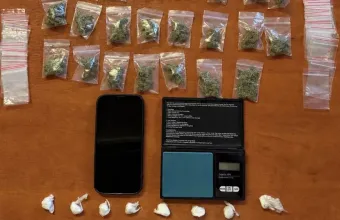 Γλυφάδα: Συνελήφθη 16χρονος για διακίνηση ναρκωτικών σε πάρκο – Χτύπησε τους αστυνομικούς