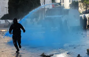 Αλβανία: Σφοδρές συγκρούσεις ανάμεσα σε αστυνομία και διαδηλωτές στην πέμπτη ημέρα των διαδηλώσεων