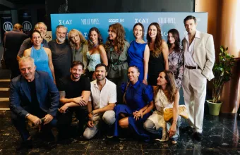 Ανδρέας Γεωργίου και καστ Μπλε Ώρες