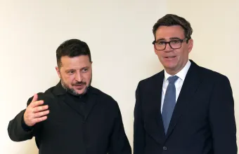 Μπέρναμ σε Ζελένσκι: Η Βρετανία θα ενισχύσει τις κυρώσεις κατά της Ρωσίας