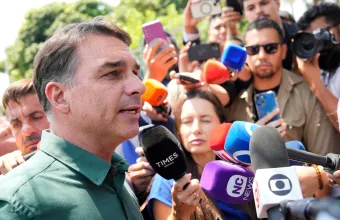 Οριακό προβάδισμα Μπολσονάρου έναντι του Λούλα ενόψει του β΄ γύρου των προεδρικών εκλογών στη Βραζιλία