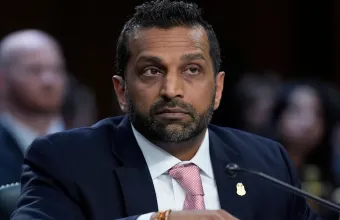 Ο διευθυντής του FBI Κας Πατέλ φέρεται να έφθασε στη Ρωσία για συνάντηση