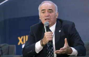Ρωσία: Ο αντιπολιτευόμενος Γκάρι Κασπάροφ προειδοποιήθηκε ότι «κινδυνεύει» η ζωή του