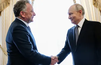 ΕΕ: Αναμένει ενημέρωση από τις ΗΠΑ για τις συνομιλίες Γουίτκοφ και Πούτιν