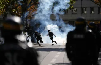 Γαλλία: 15χρονος ακρωτηριάστηκε από χειροβομβίδα κρότου-λάμψης στη διάρκεια διαδήλωσης