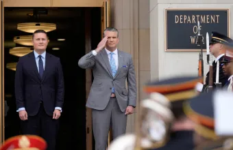 Στις ΗΠΑ ο Βρετανός υπουργός Άμυνας σε μια προσπάθεια να εκτονώσει την ένταση με την Ουκρανία