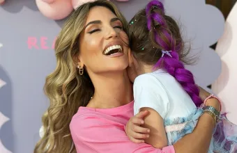 Αθηνά Οικονομάκου: Απαντά σε όσους της γράφουν οτι παραμελεί τα παιδιά της και εξηγεί γιατί δεν τα δείχνει