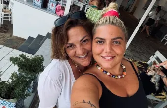 Δανάη Μπάρκα: Το βίντεο που ανέβασε με τη μάνα της και το 'σκασε εκτός Αθηνών μη και τη βρει