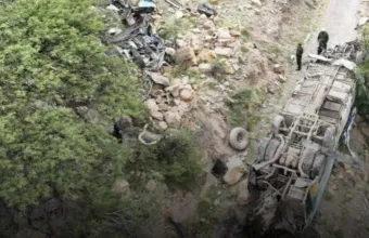Δέκα νεκροί και τέσσερις τραυματίες στη Βολιβία μετά την πτώση επιβατικού βαν σε γκρεμό