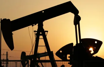 Πάνω από τα 110 δολάρια το Brent μετά τις νέες επιθέσεις στη Σαουδική Αραβία