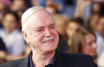 Ο John Cleese δεν είναι τρομοκράτης, πάντα σατίριζε τα κλειστά συστήματα σκέψης