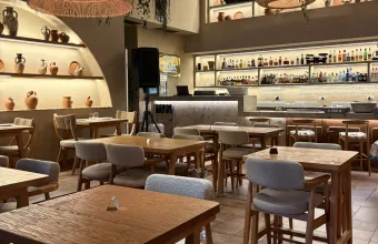 Ethos Athens στη Γλυφάδα: Όχι μόνο live, αλλά και φαγητό που αξίζει