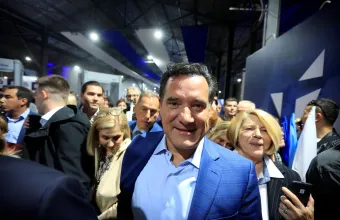 Αιχμές Γεωργιάδη για υπουργούς που έλειπαν από τα γενέθλια της ΝΔ – «Και εγώ είχα υποχρεώσεις, αλλά γύρισα»
