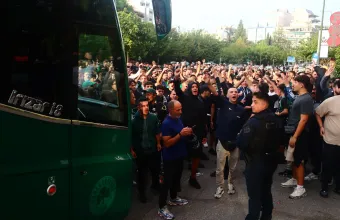 Παναθηναϊκός: Ντόπες και... διπλό από τον κόσμο στην αναχώρηση της αποστολής - Δείτε βίντεο του sport-fm