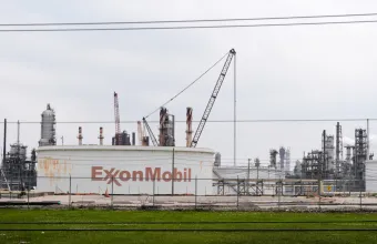 ExxonMobil: Κέρδη 8,5 δισ. δολαρίων από τη διύλιση λόγω του πολέμου με το Ιράν – Νέες πιέσεις στον Τραμπ