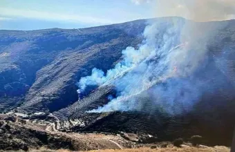 Φωτιά στην Κέα: Κινητοποιήθηκαν επίγειες και εναέριες δυνάμεις
