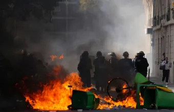 Γαλλία: Πάνω από 1.700 συλλήψεις την Παρασκευή - Συνεχίζονται οι διαμαρτυρίες την Τρίτη
