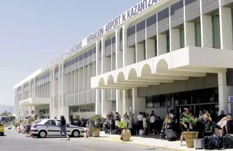 Κρήτη: Η ισχυρή καταιγίδα επηρέασε τις προσγειώσεις στο Ηράκλειο – Περίπου 10 πτήσεις εκτράπηκαν