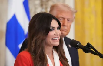 Γιατί η αποπομπή της Γκίλφοϊλ ήταν μονόδρομος για τον Τραμπ