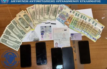 Γλυφάδα: Εξαρθρώθηκε σπείρα που έκλεβε οδηγούς με τη μέθοδο του «σκασμένου ελαστικού»