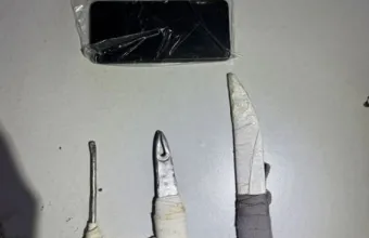 Έφοδος του «ελληνικού FBI» στις φυλακές Δομοκού – Βρέθηκαν αυτοσχέδια μαχαίρια, σουβλί και κινητό