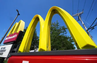 McDonald’s: Στο στόχαστρο αγωγής για τον ρόλο της AI στις τιμές