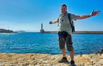 Το Happy traveller στο Ακρωτήρι Χανίων - Σάββατο 24 Οκτωβρίου στις 12.45, στον ΣΚΑΪ