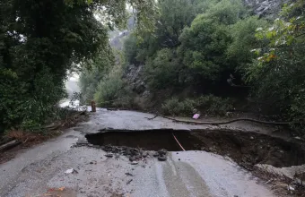 Κλειστοί δρόμοι στον Μυλοπόταμο - Συστάσεις στους πολίτες - Έρχεται περαιτέρω επιδείνωση του καιρού (Δείτε φωτογραφίες)