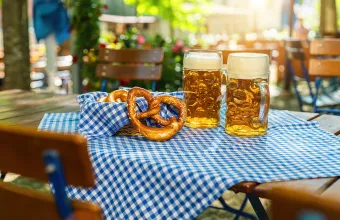 Oktoberfest 2026: Η Αθήνα γιορτάζει με μπίρα, γερμανικές γεύσεις και εκπλήξεις