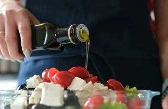 Πού πρέπει να αποθηκεύουμε το ελαιόλαδο στην κουζίνα;