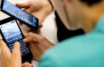 Social media: Στη Βουλή το μπλόκο για παιδιά κάτω των 15 ετών - Τι αλλάζει από το 2027