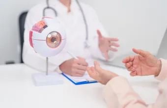 Ηλικιακή εκφύλιση ωχράς κηλίδας: Πρώτη αιτία νομικής τυφλότητας – Τα συμπτώματα που δεν πρέπει να αγνοούμε