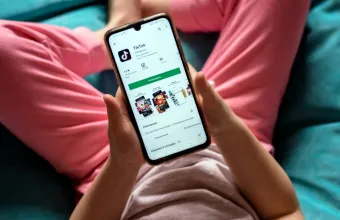 TikTok: Οι καταγγελίες πρώην στελεχών για την ασφάλεια των ανηλίκων