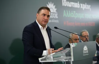 Τσουκαλάς για 120 δόσεις: «Η κυβέρνηση δεν θέλει να δώσει λύση, απλά να εξαπατήσει»