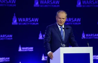 Αιχμές Τουσκ για Τραμπ: Όποιος επιδιώκει να αποδυναμώσει την Ουκρανία ενεργεί κατά του έθνους του