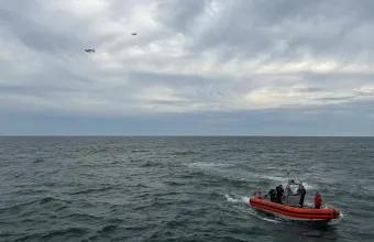 ΗΠΑ: Σταμάτησε η έρευνα για το αεροσκάφος-ασθενοφόρο που συνετρίβη κοντά στο Ναντάκετ