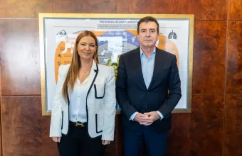 Χρυσοχοΐδης: Συναντήθηκε με τη νέα πρέσβη του Ισραήλ στην Ελλάδα