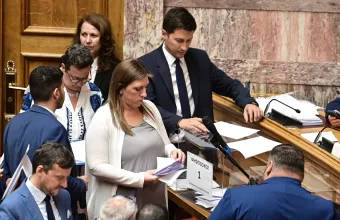 Bουλή: Σύγκρουση Κωνσταντοπούλου - Χρηστίδη για τη συνάντηση Eλλήνων και Iσραηλινών στην Αθηναϊκή Λέσχη
